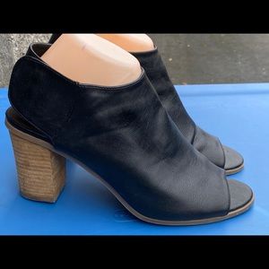 Wessio Black Leather Heel Open Toe Sandals SZ. 8.5